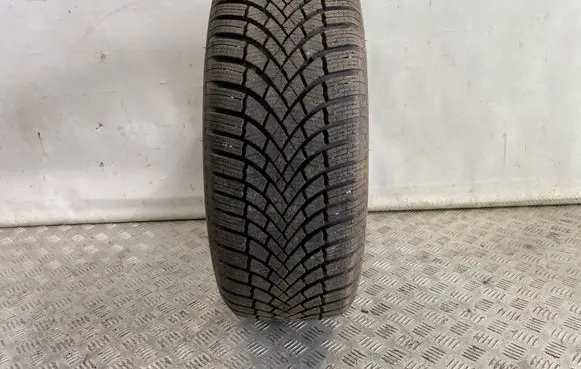 BMW 3 E90 E91 R18 winter tire BLIZZAKLM005 21555R18