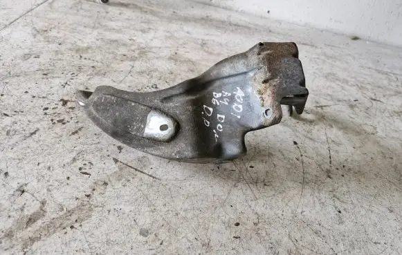 Audi A4 S4 B6 8E 8H Intercooler pipe mounting bracket 