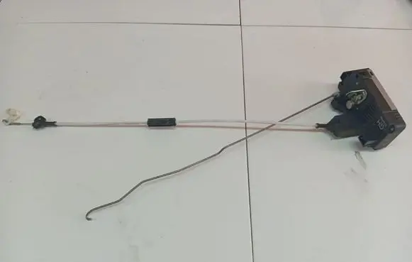 Opel Meriva A Rear door lock 13154794