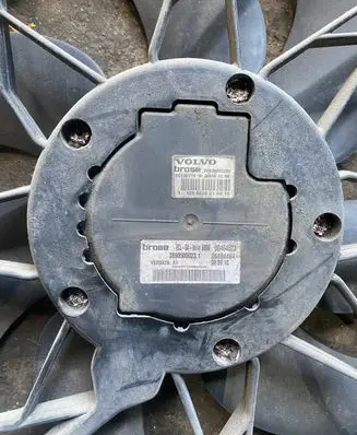 Volvo XC90 Radiator cooling fan shroud 00404523 2890500023 28908002282