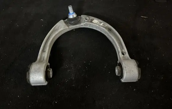 Mercedes-Benz GLE W167 Front upper control arm/wishbone A1673301009