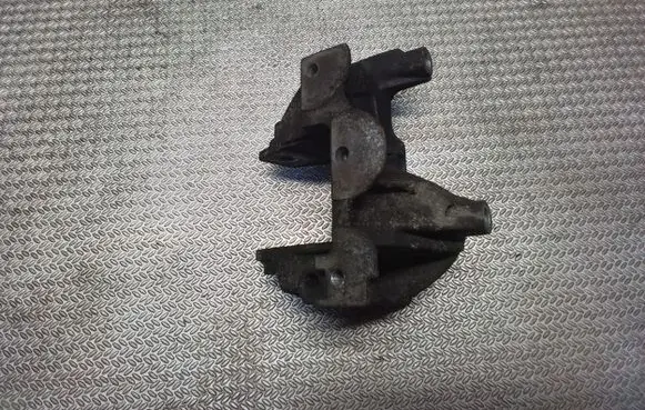 Volkswagen Transporter - Caravelle T5 Engine mounting bracket 070199343B