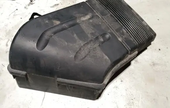 Audi A4 S4 B7 8E 8H Air intake duct part 8E0129617D
