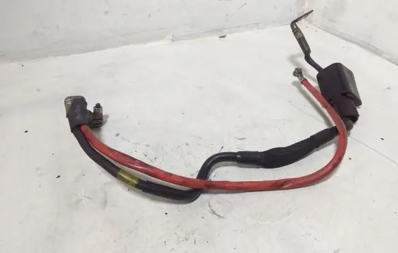 Volkswagen PASSAT CC Positive cable (battery)