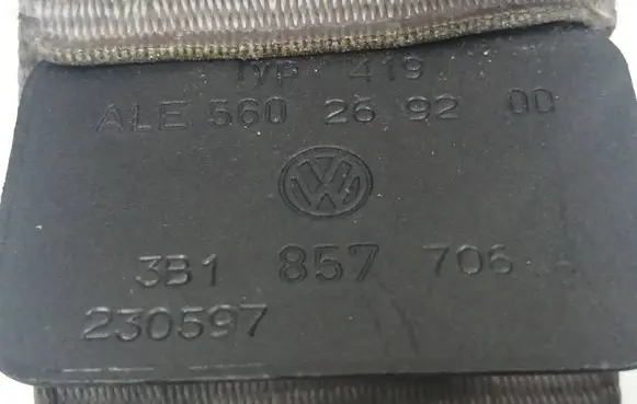 Volkswagen PASSAT B5 Front seatbelt 3B1857706
