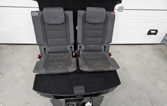 Volkswagen Touran II Third row seats 