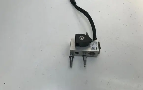 Opel Mokka B Air conditioning (A/C) expansion valve T591240 22122001