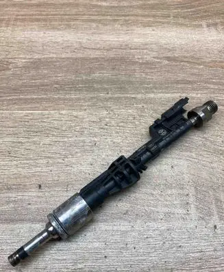 BMW X5 E70 Fuel injector 0261500109 1364759787005 06040231