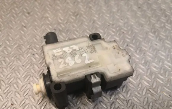 BMW 1 E81 E87 Fuel tank cap lock 6985879