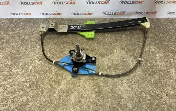 Rear door manual window regulator