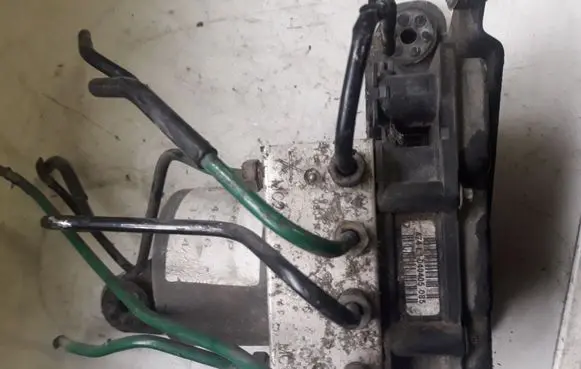 Renault Scenic II - Grand scenic II ABS Pump 84B02AAY1