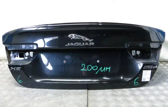 Jaguar XE Truck tailgate 