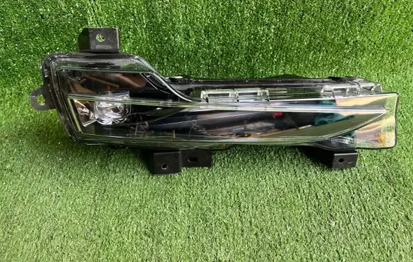 Tesla Model Y Front fog light 162479800A DC521226A0277