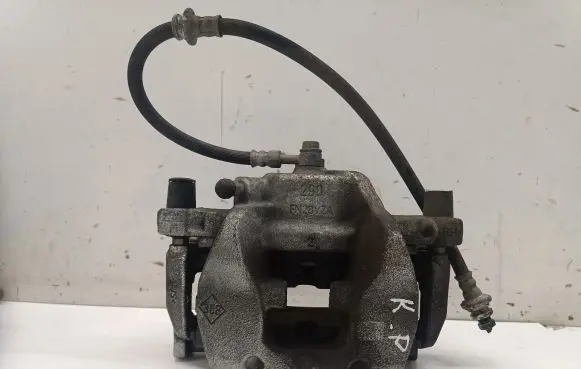 Nissan Qashqai J12 Front brake caliper