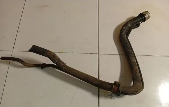 Toyota Corolla Verso AR10 Fuel tank filler neck pipe 
