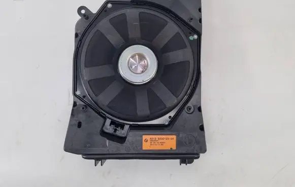 BMW 1 F20 F21 Subwoofer speaker 9232125 20117311H