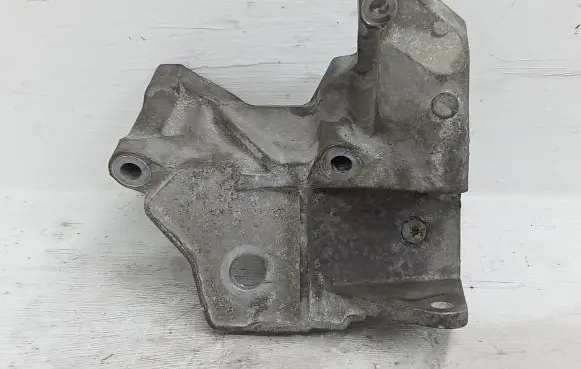 Volvo V60 Engine mounting bracket 6G926F030BA 30681951