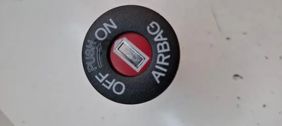 Honda CR-V Passenger airbag on/off switch 