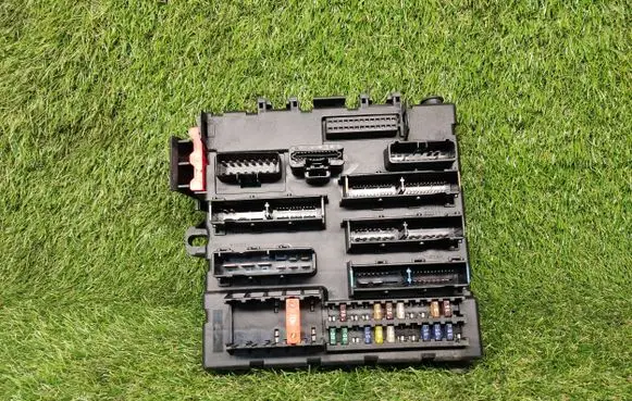 Opel Vectra C Power management control unit 13125488 13125488BA 519032106