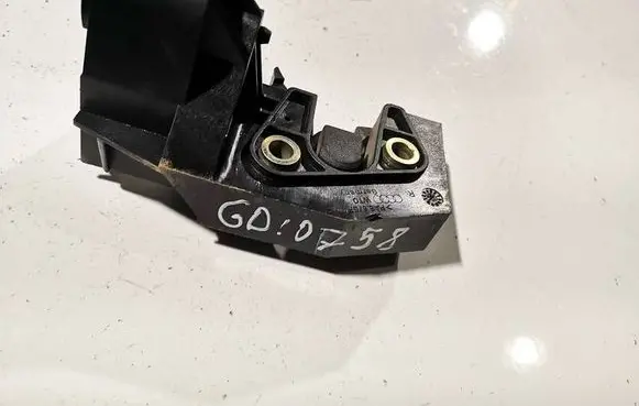 Porsche Cayenne (9PA) Seat back rest lock catch 7l5885682 257493-000