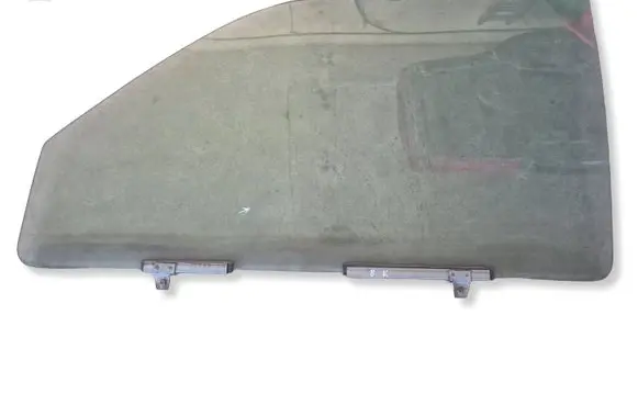Mitsubishi L200 Front door window/glass (coupe) MR393635