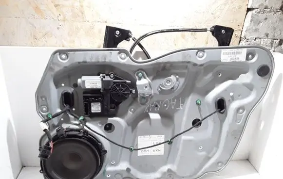 Volkswagen Touran I Front door window regulator with motor 1T2837730AG 1T0959701B 1K0959793G