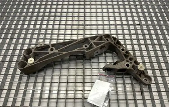 BMW 3 G20 G21 Gearbox mount 9454395