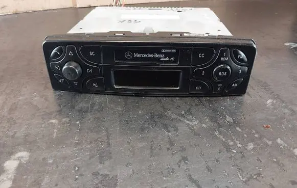 Mercedes-Benz C W203 Radio/CD/DVD/GPS head unit A2038201686 BE5019