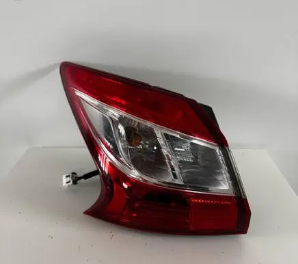 Nissan Pulsar Rear/tail lights 220-18066