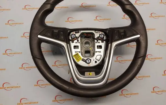 Opel Astra J Steering wheel 