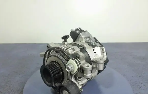 Volvo XC40 Generator/alternator 32406474