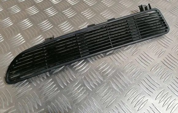 BMW 7 E38 Subwoofer grill/trim 8125928A