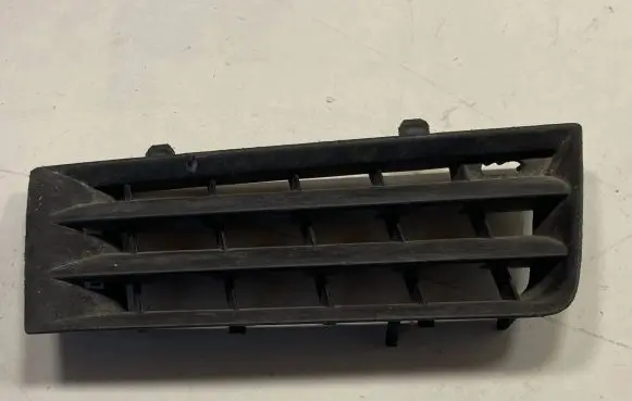 Renault Megane II Front bumper upper radiator grill 8200114157 200157