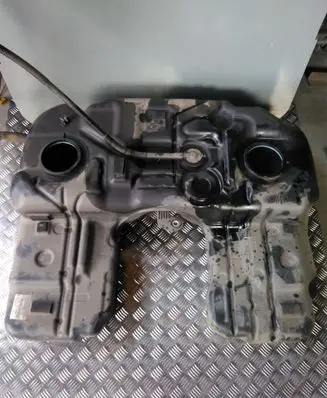 BMW X5 E70 Fuel tank 6200512 716422822 64253355020484