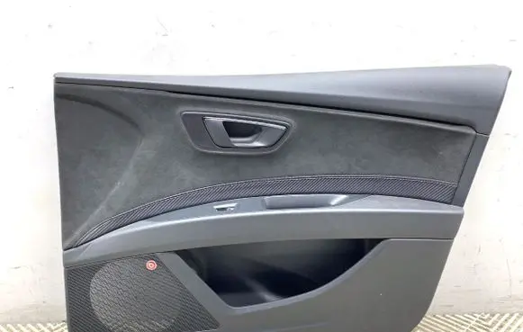 Seat Leon (5F) Front door card panel trim
