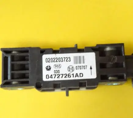 Chrysler Voyager Airbag deployment crash/impact sensor 04727069AD