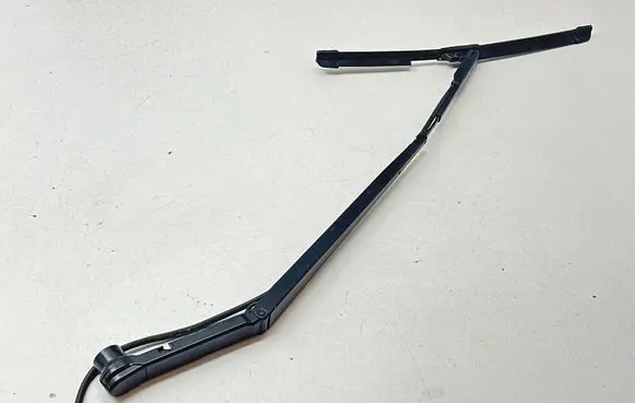 Subaru Forester SK Windshield/front glass wiper blade 