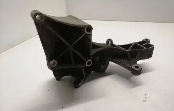 Volkswagen Transporter - Caravelle T4 Generator/alternator bracket 074145169D