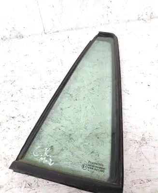 Mazda 2 Rear vent window glass 43R001582 DOT682AS2M3236