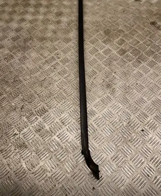 Toyota Avensis Verso Windshield trim 