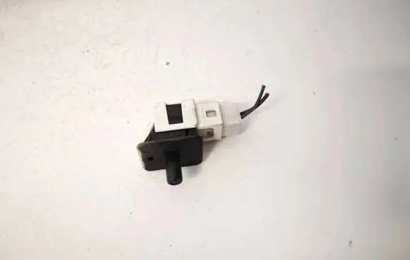 Mercedes-Benz E W211 Front door sensor coupe 2028209410