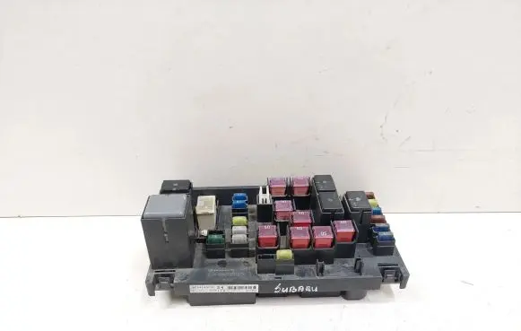 Subaru Legacy Fuse module 82241AG000 307112 MB100200B