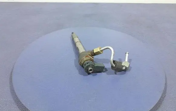 Audi A5 8T 8F Fuel injector 04L130277AC