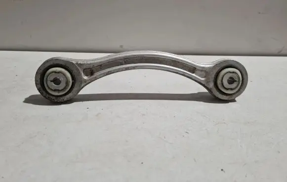 Maserati Ghibli Rear upper control arm/wishbone 69573