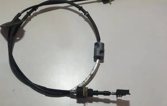 Gear shift cable linkage