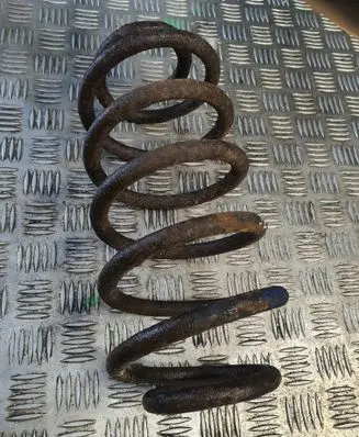 Jeep Grand Cherokee (WK) Front coil spring