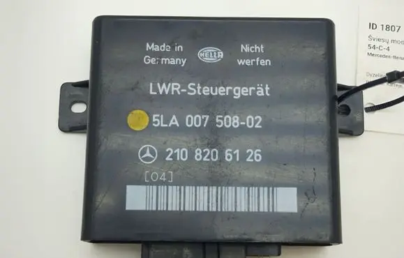 Mercedes-Benz E W210 Light module LCM 2108206126 5LA007508-02