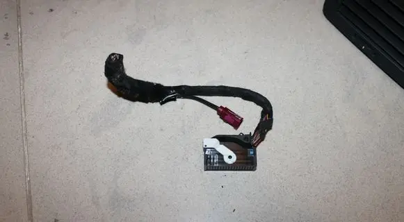 Volkswagen PASSAT B6 Bluetooth control unit module 1355928