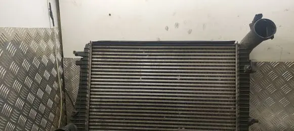 Volkswagen Jetta V Intercooler radiator 1K0145803Q