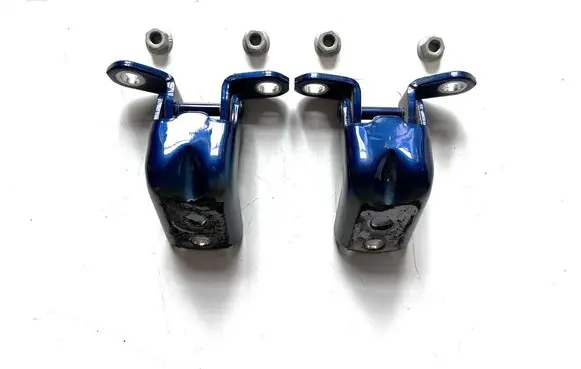 Nissan Leaf I (ZE0) Front door hinge set 824203NA0A 824213NA0A 82420AG000